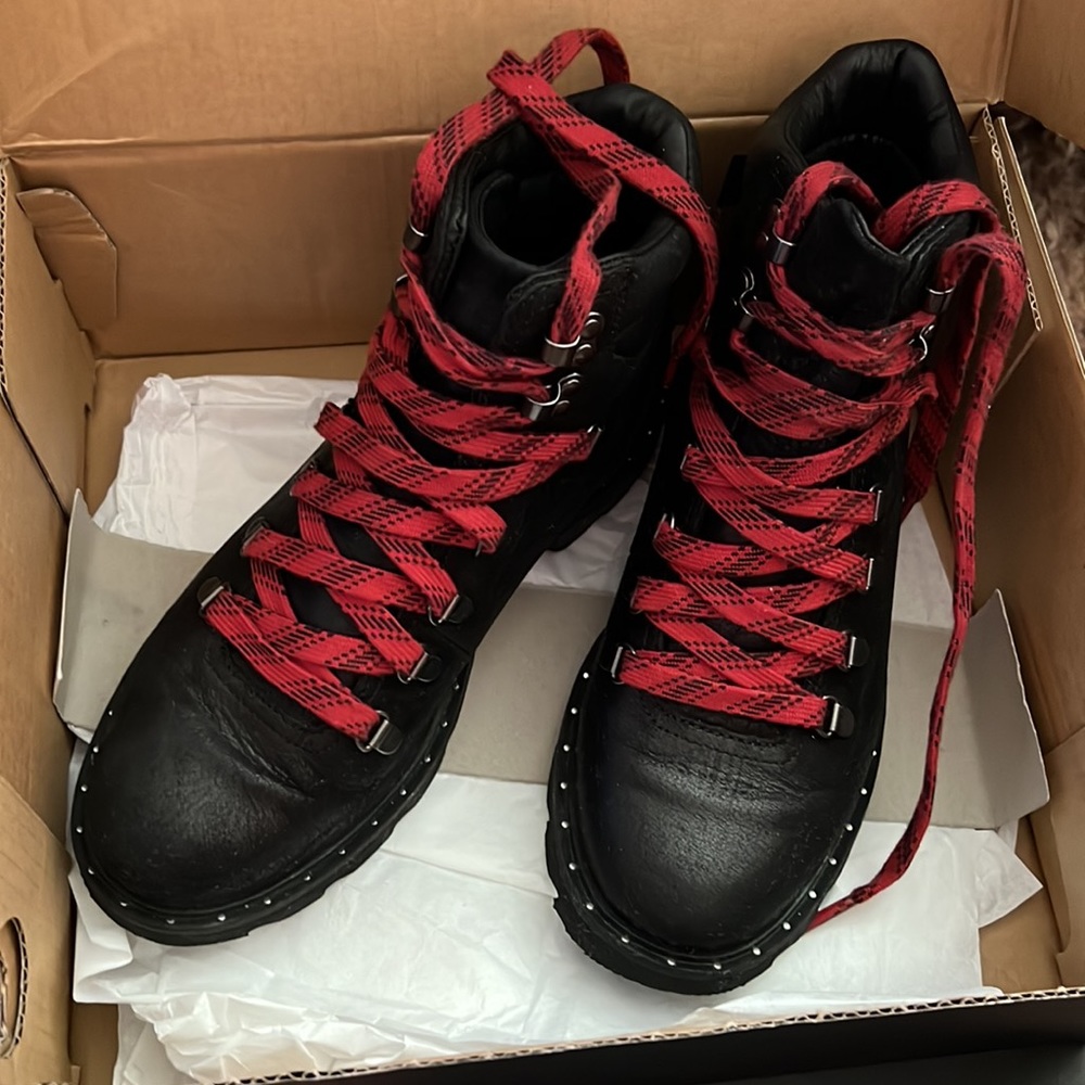 Size 9 Sorel Lennox Hiker